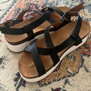 Size 6.5 worn for an hour 20$